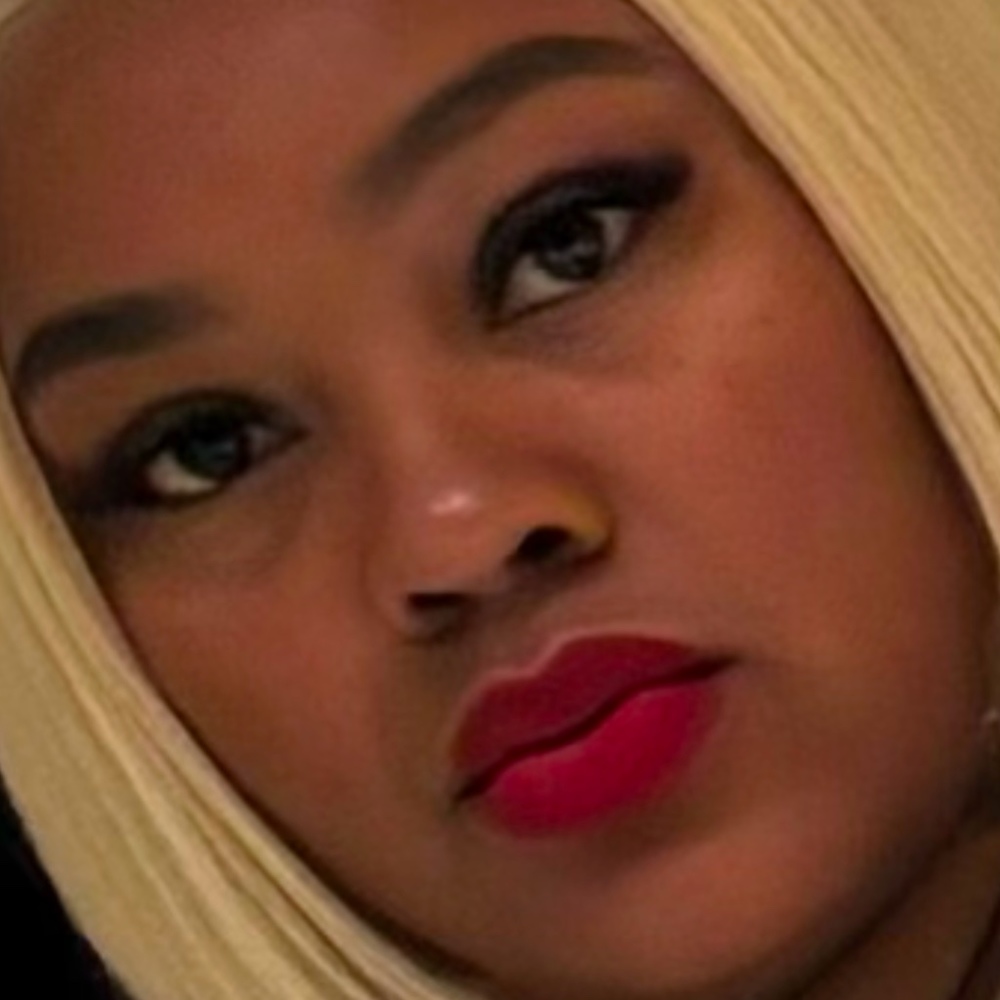 Meet your Posher, Tiffany